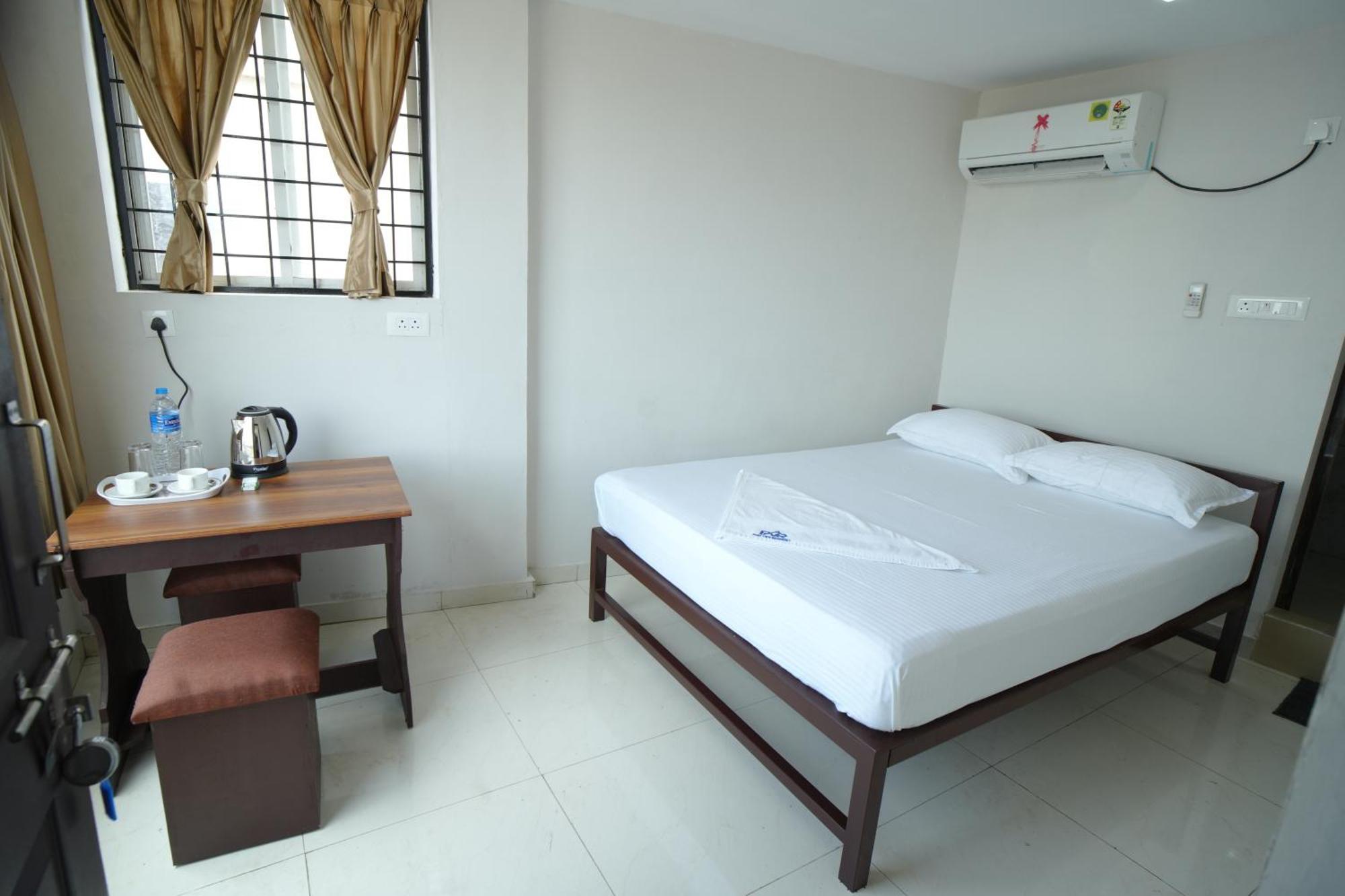 Отель Port View Residency Pvr Недумбассери Экстерьер фото