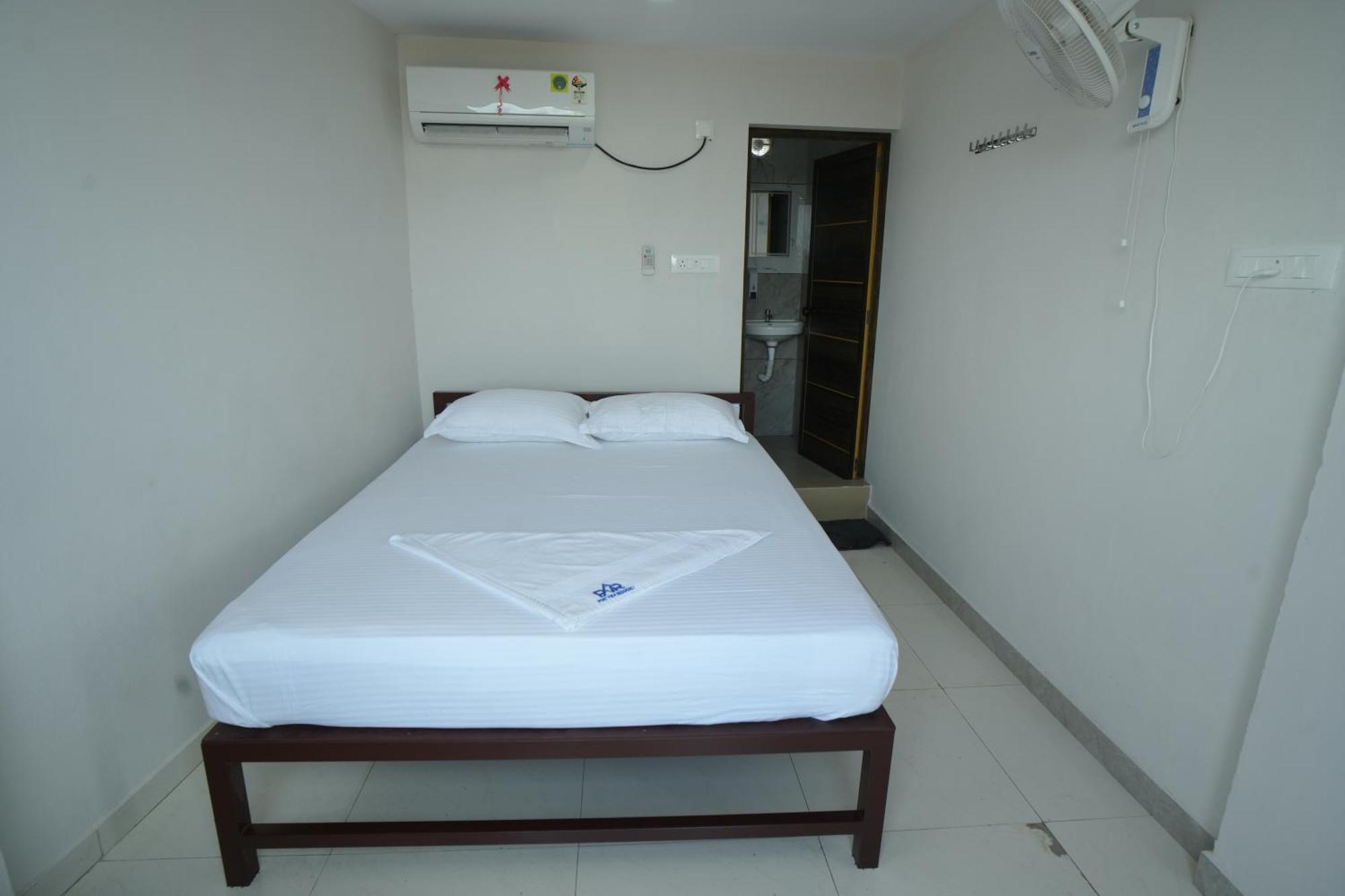 Отель Port View Residency Pvr Недумбассери Экстерьер фото