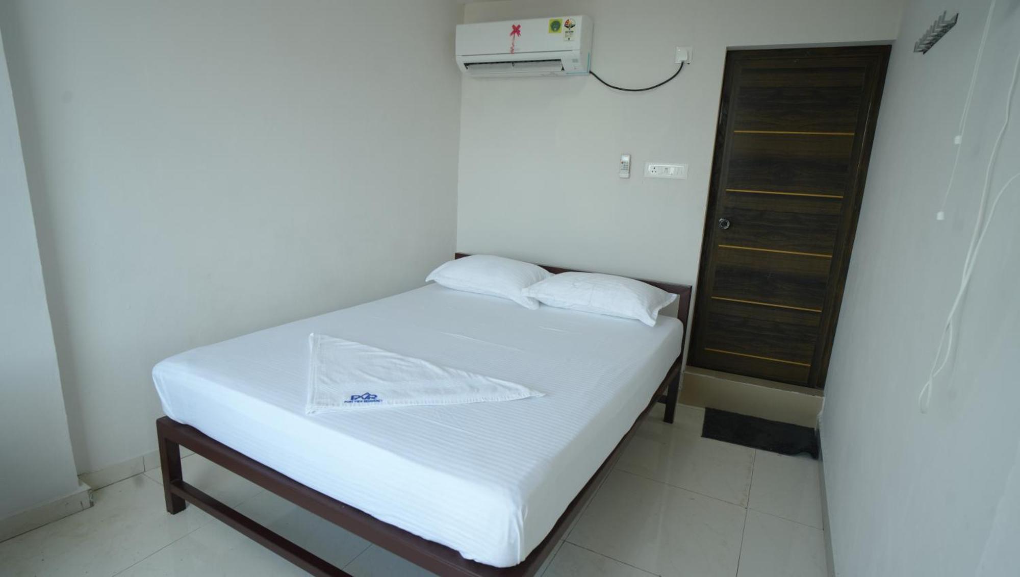 Отель Port View Residency Pvr Недумбассери Экстерьер фото