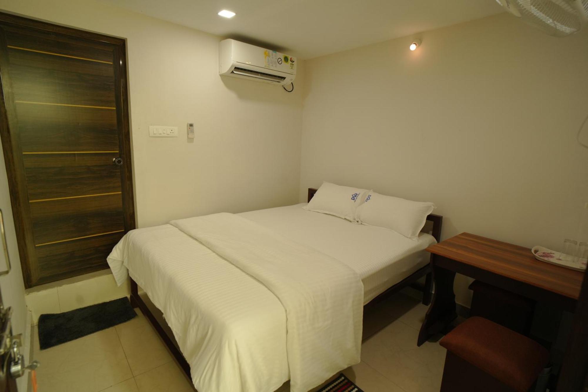 Отель Port View Residency Pvr Недумбассери Экстерьер фото