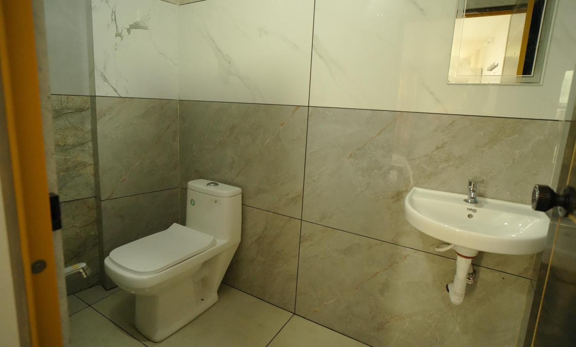 Отель Port View Residency Pvr Недумбассери Экстерьер фото