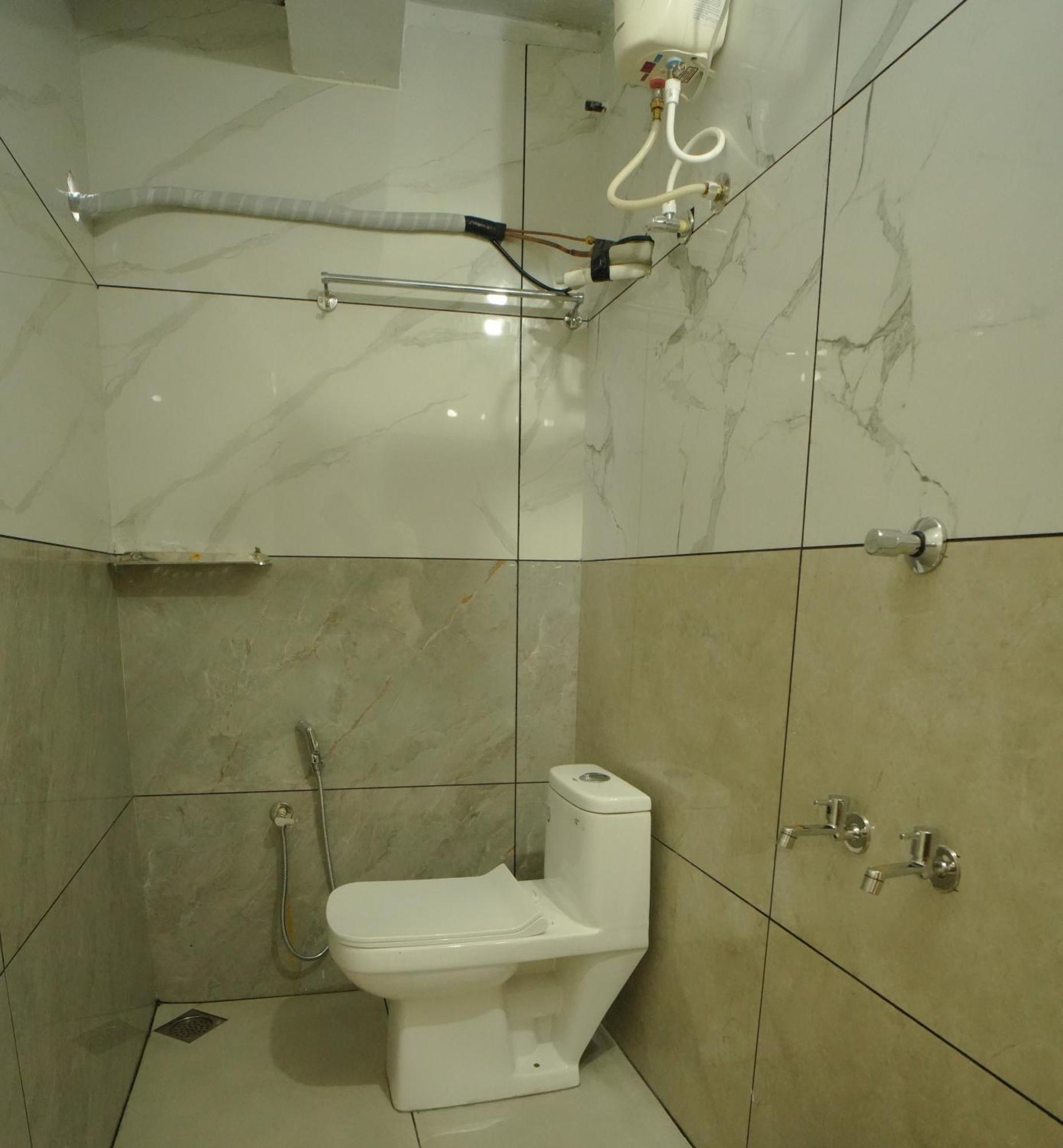 Отель Port View Residency Pvr Недумбассери Экстерьер фото