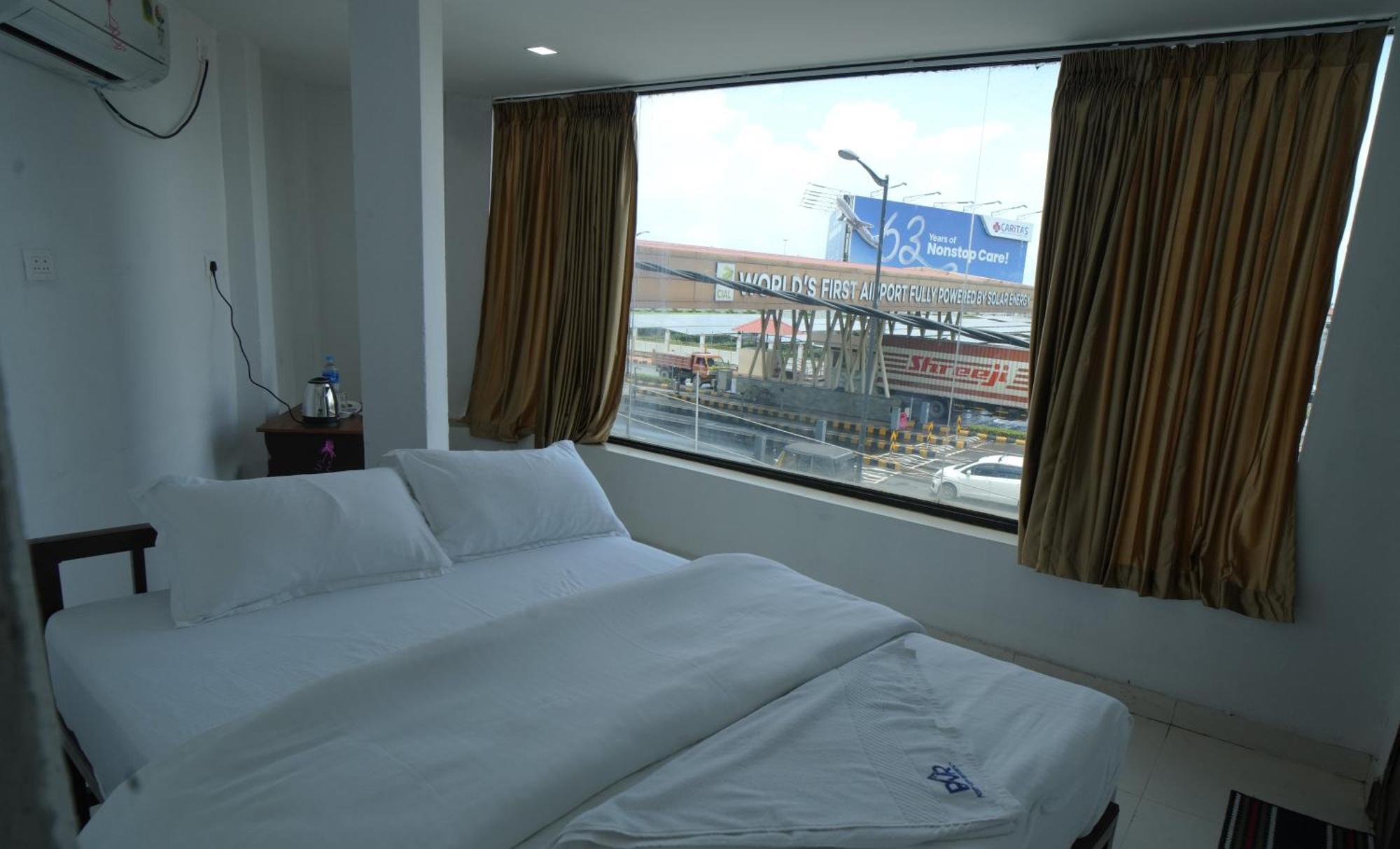 Отель Port View Residency Pvr Недумбассери Экстерьер фото