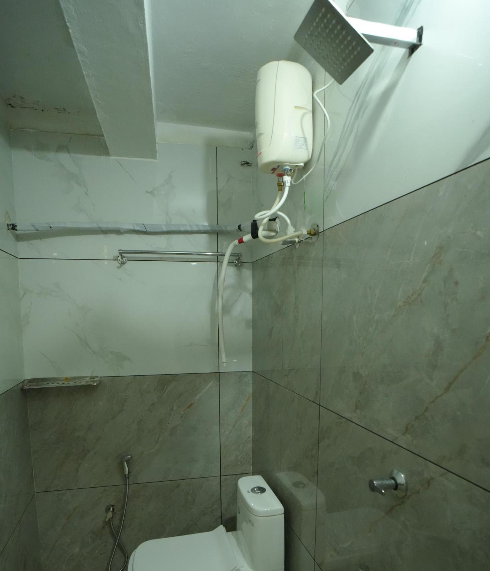 Отель Port View Residency Pvr Недумбассери Экстерьер фото